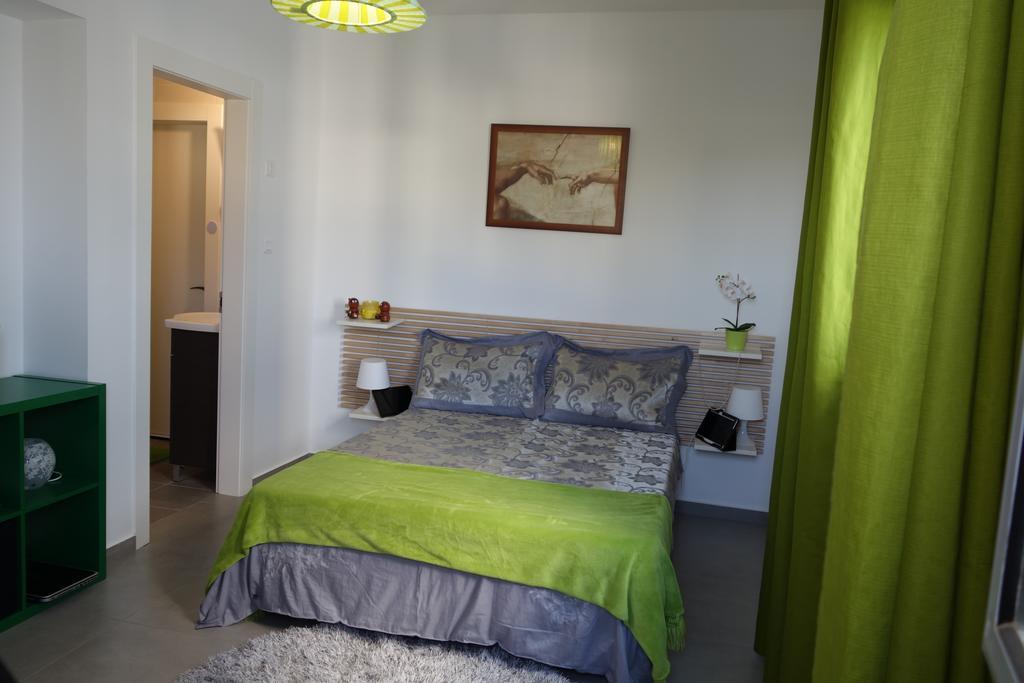 2-bdr With View And Pool * Eilat